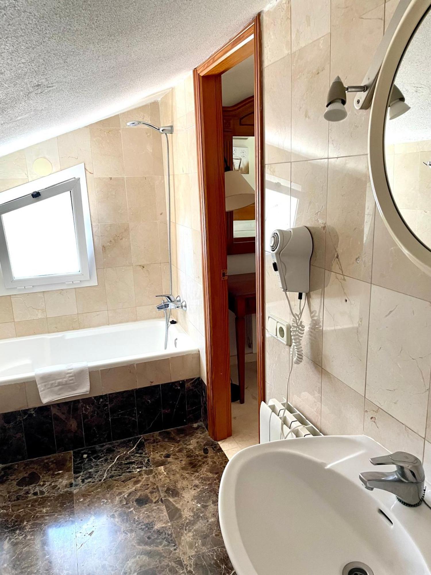 巴伊亚·皮诺索尔公寓酒店（Bahia Pinosol Apartahotel Jávea）