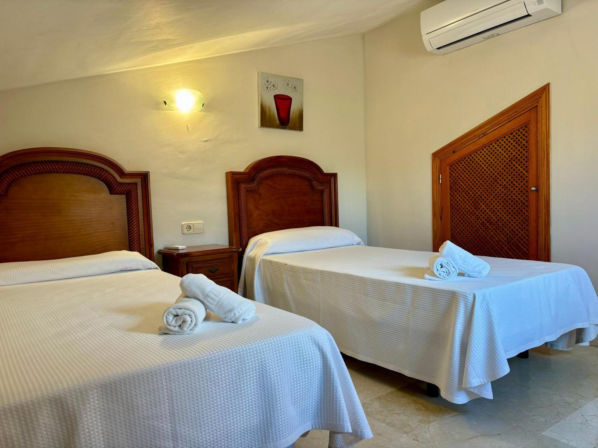 巴伊亚·皮诺索尔公寓酒店（Bahia Pinosol Apartahotel Jávea）