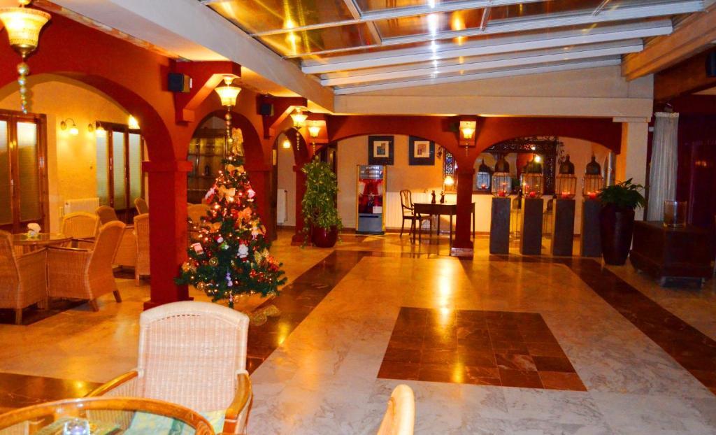 巴伊亚·皮诺索尔公寓酒店（Bahia Pinosol Apartahotel Jávea）